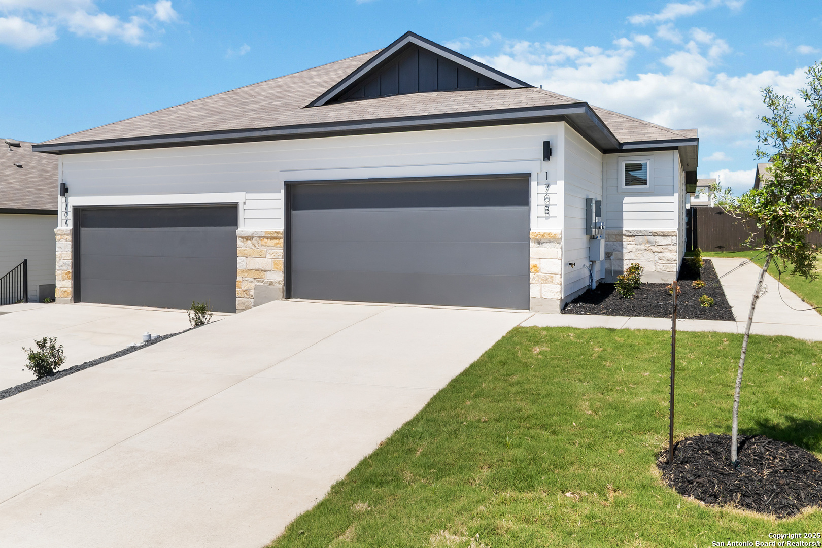 119 Gunner Road, ,  78610 — photo 1