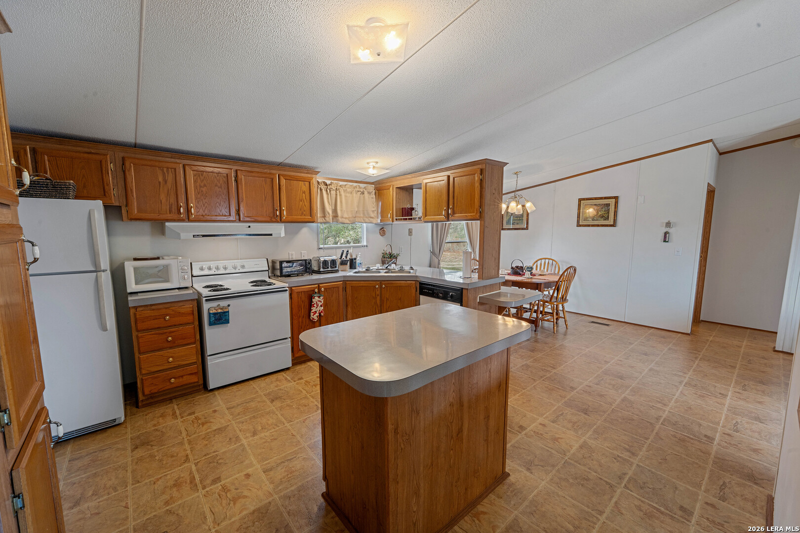 104 Longhorn Rd, ,  78160 — photo 1