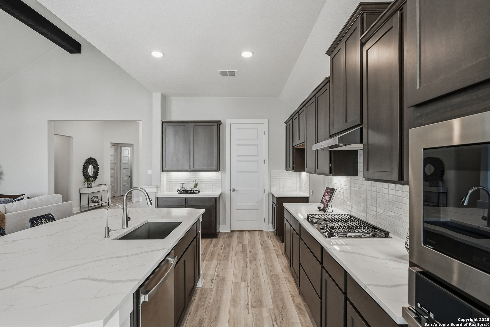 310 Vamanos, ,  78006 — photo 1