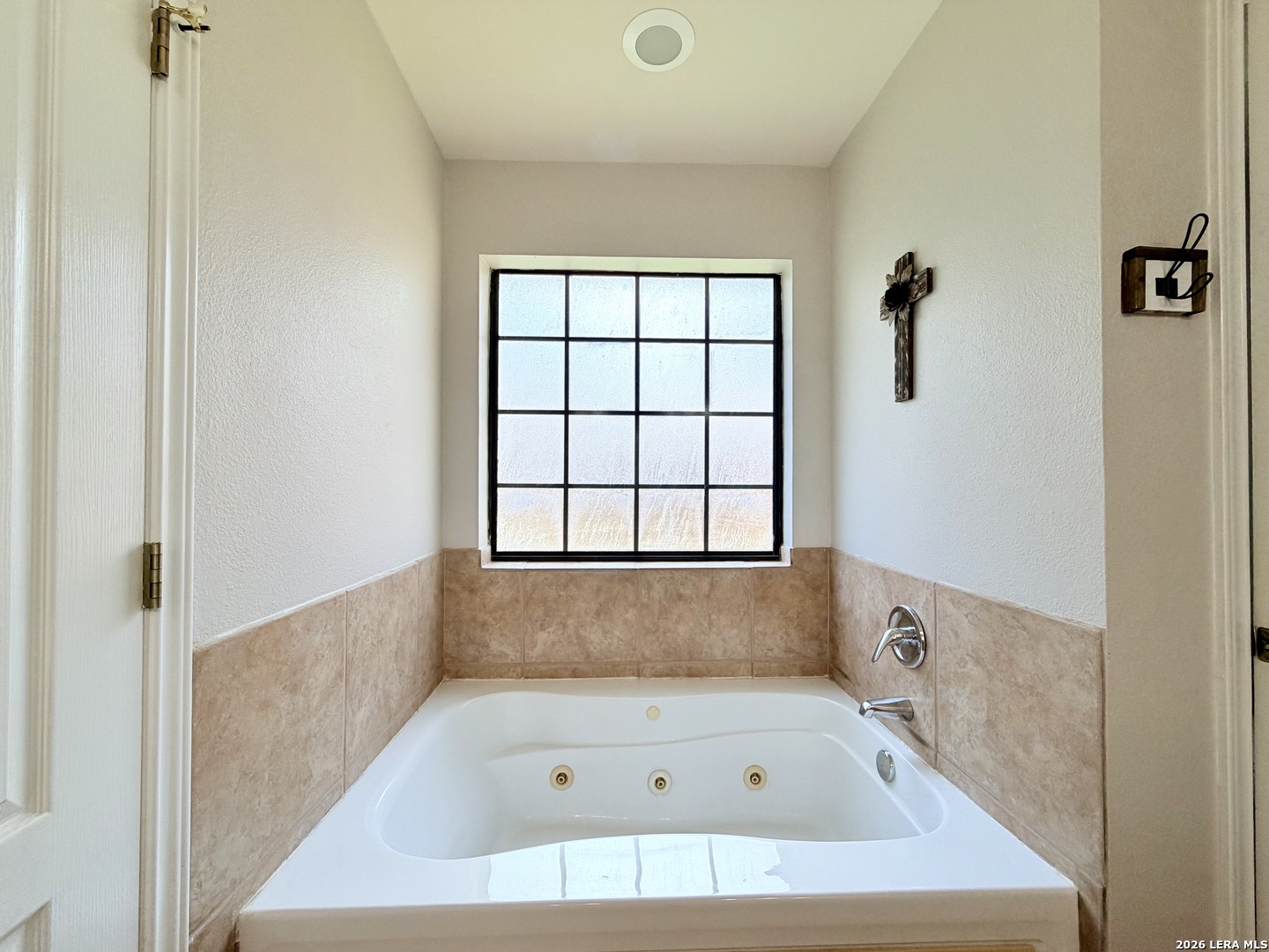 308 Bunker Hill, ,  78064 — photo 1