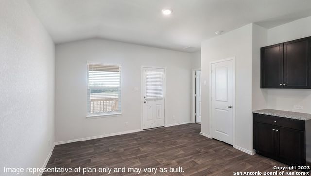 1506 Champagne Oak, ,  78130 — photo 1