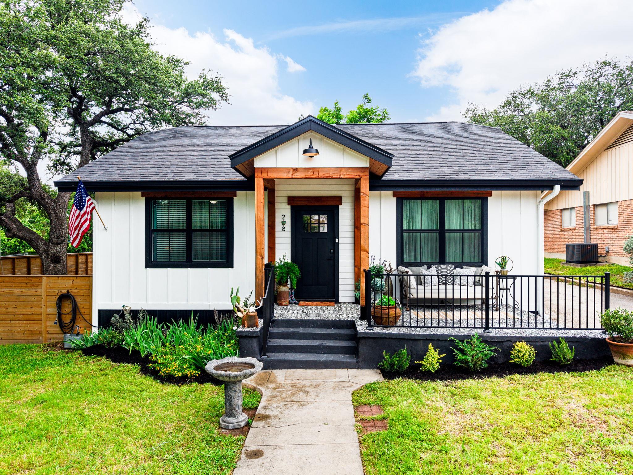 208 Spring, Lampasas, TX 76550 — photo 1
