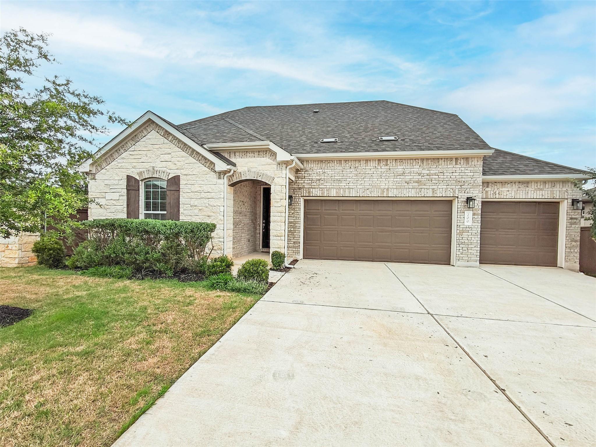 200 Fiddleneck, Marble Falls, TX 78654 — photo 1