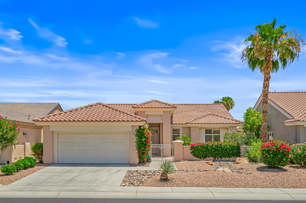 37232 Pineknoll Avenue, Palm Desert, CA 92211 — photo 1
