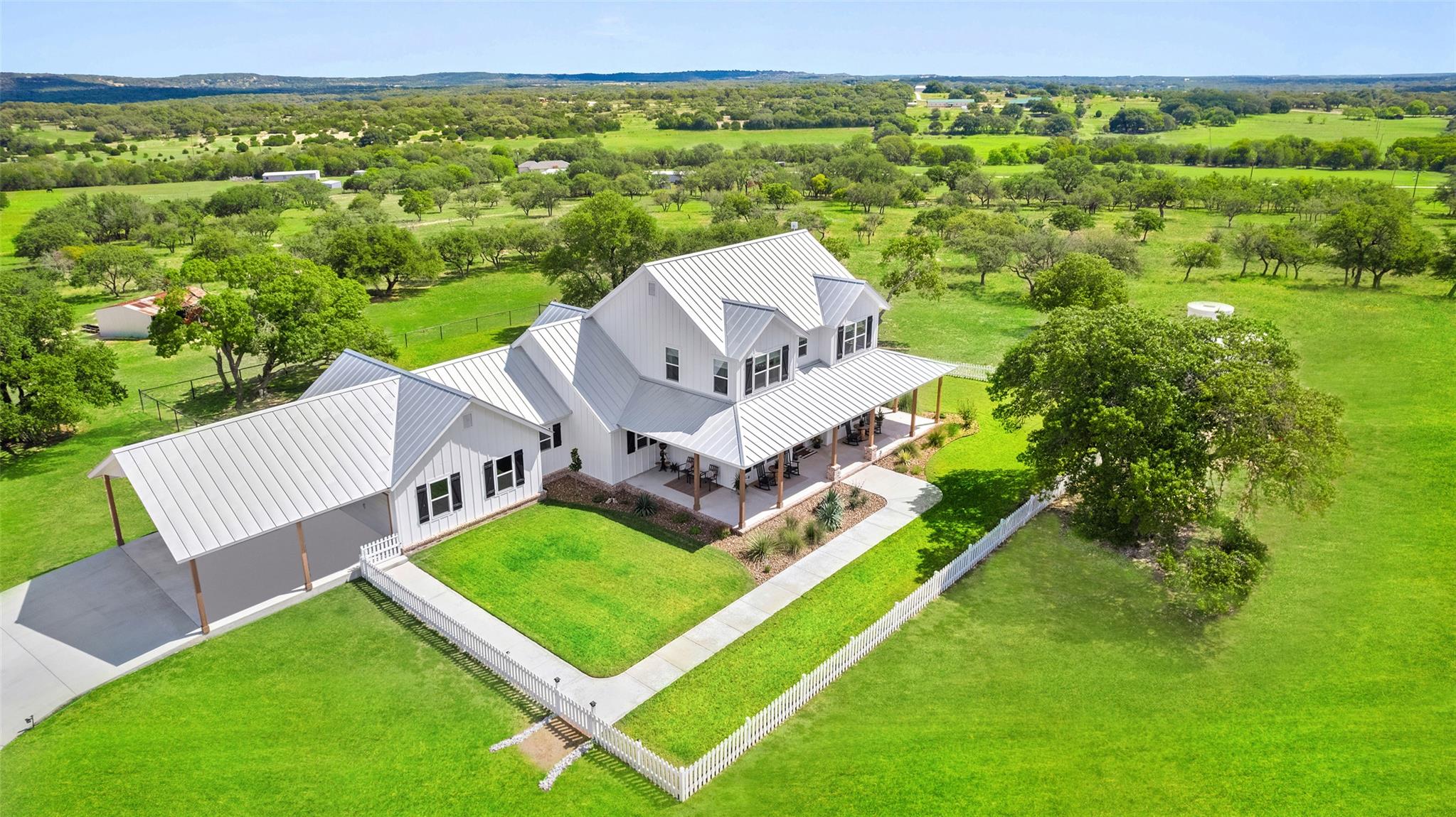 2454 McKinney Loop, Blanco, TX 78606 — photo 1