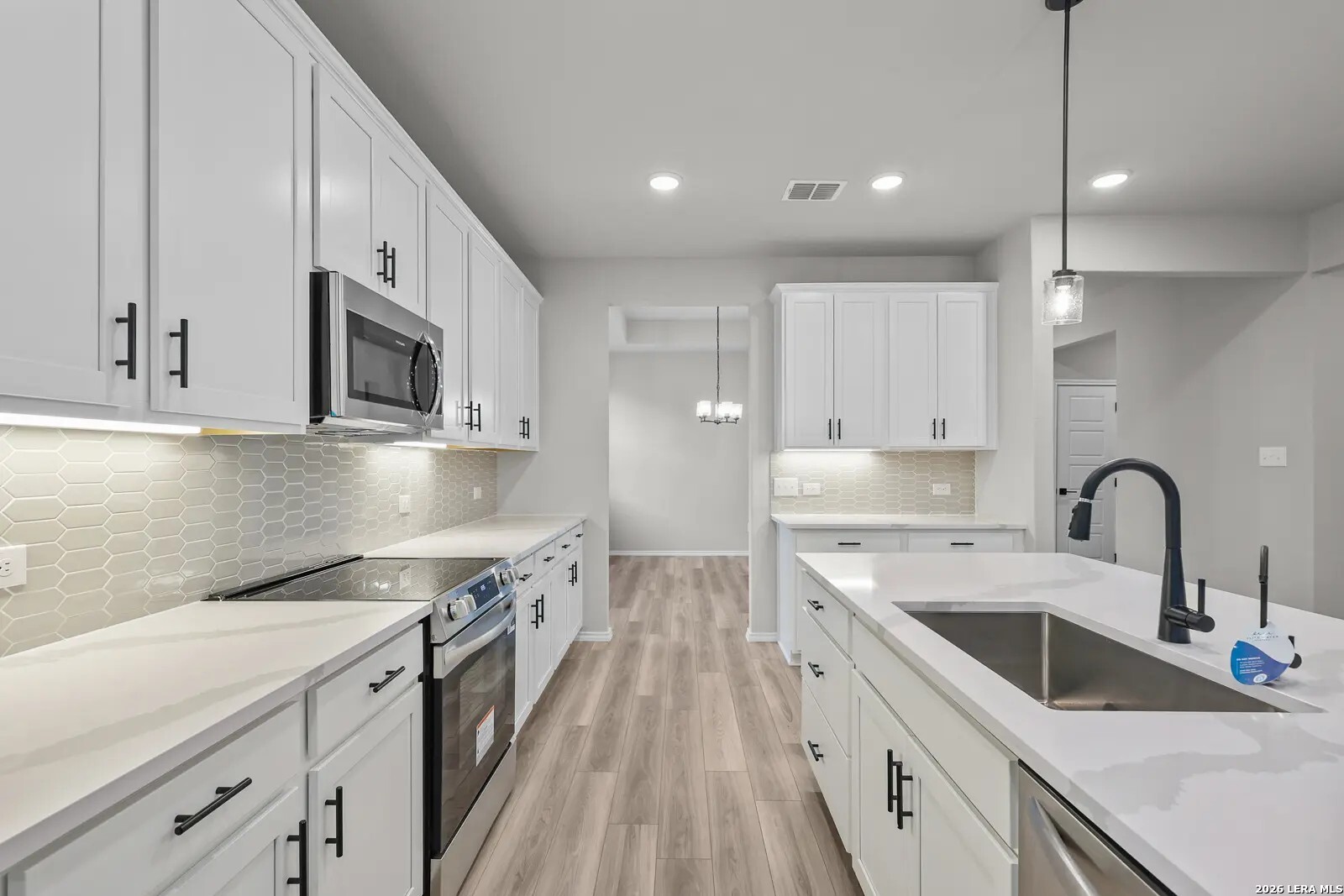 6618 Comanche Valley, ,  78247 — photo 1