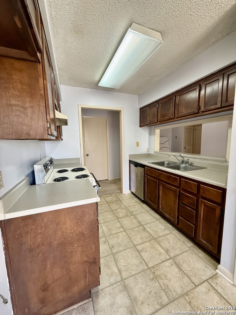 2255 Thousand Oaks, ,  78232 — photo 1