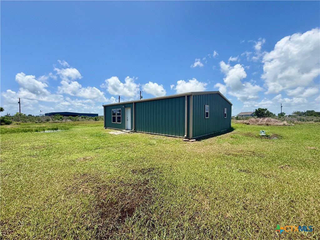 422 N Quail run Avenue, Port Lavaca, TX 77979 — photo 1