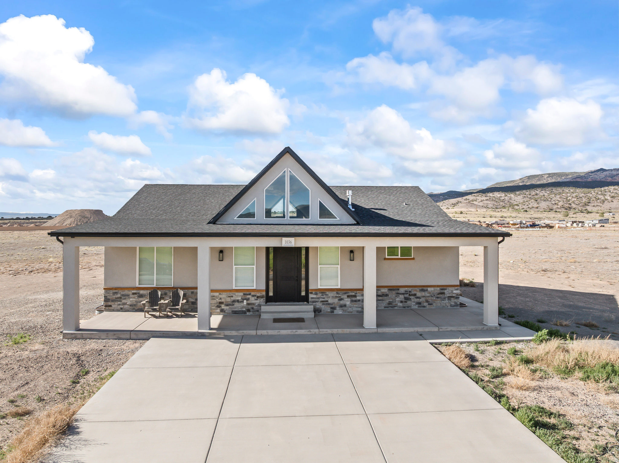 1036 W CHADS RD