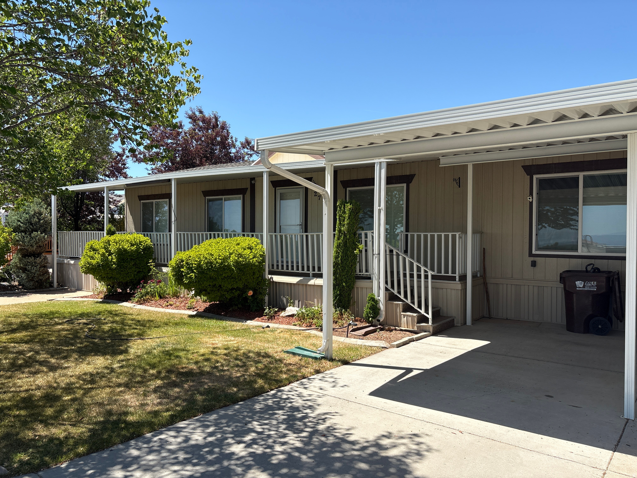 27  LAKEVIEW DR, Layton, UT 84041 — photo 1