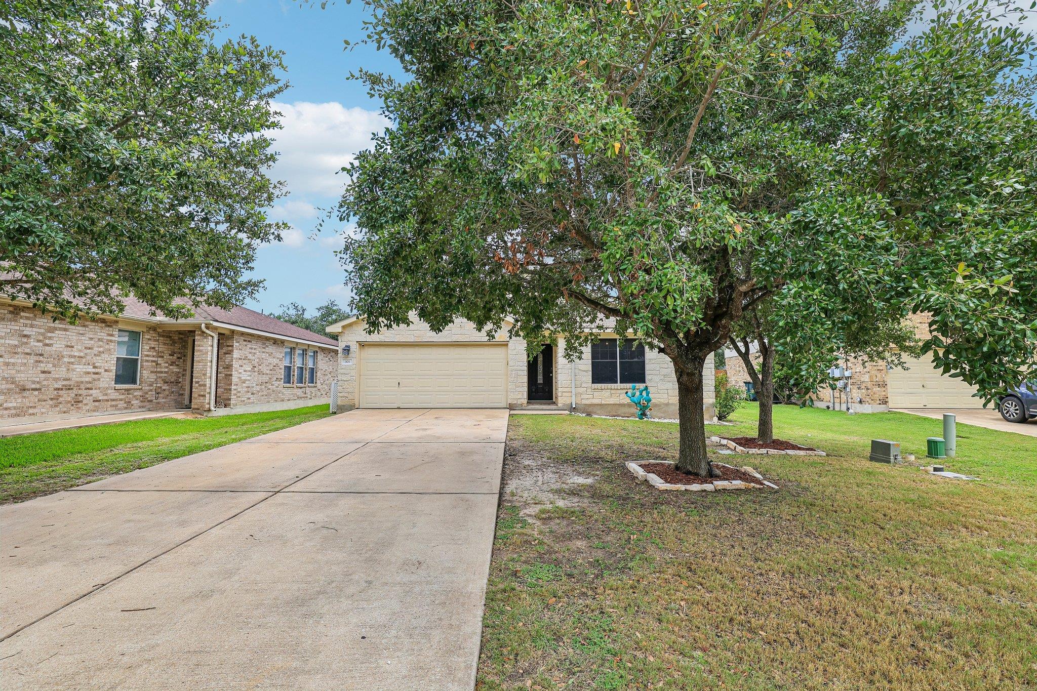 301  Bird Dog Bnd, Bastrop, TX 78602 — photo 1