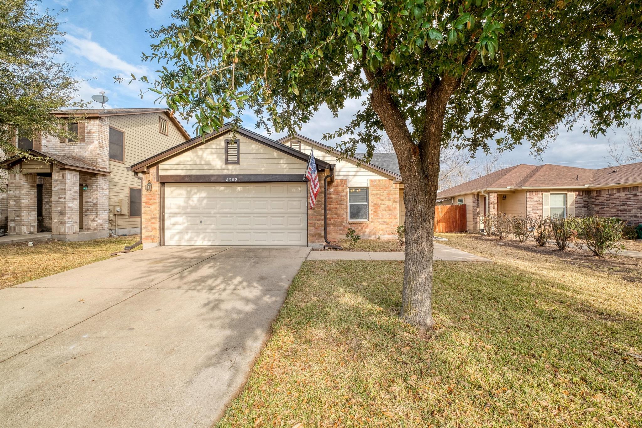 4302 Kings Canyon Dr, Taylor, TX 76574 — photo 1