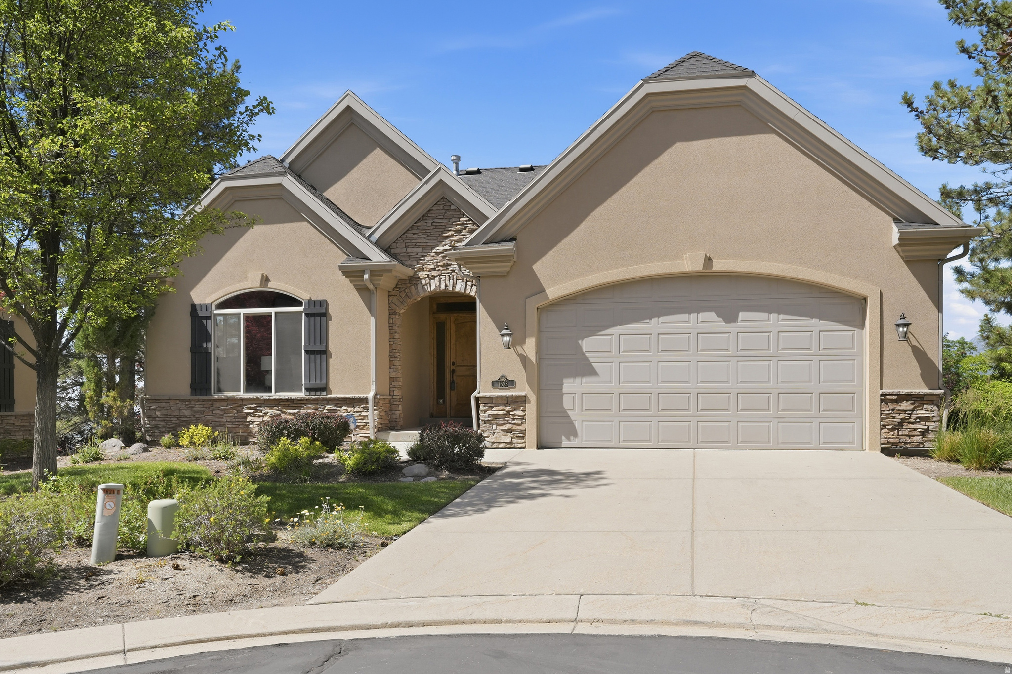 1623 E HIGH OAKS LN, Draper, UT 84020 — photo 1