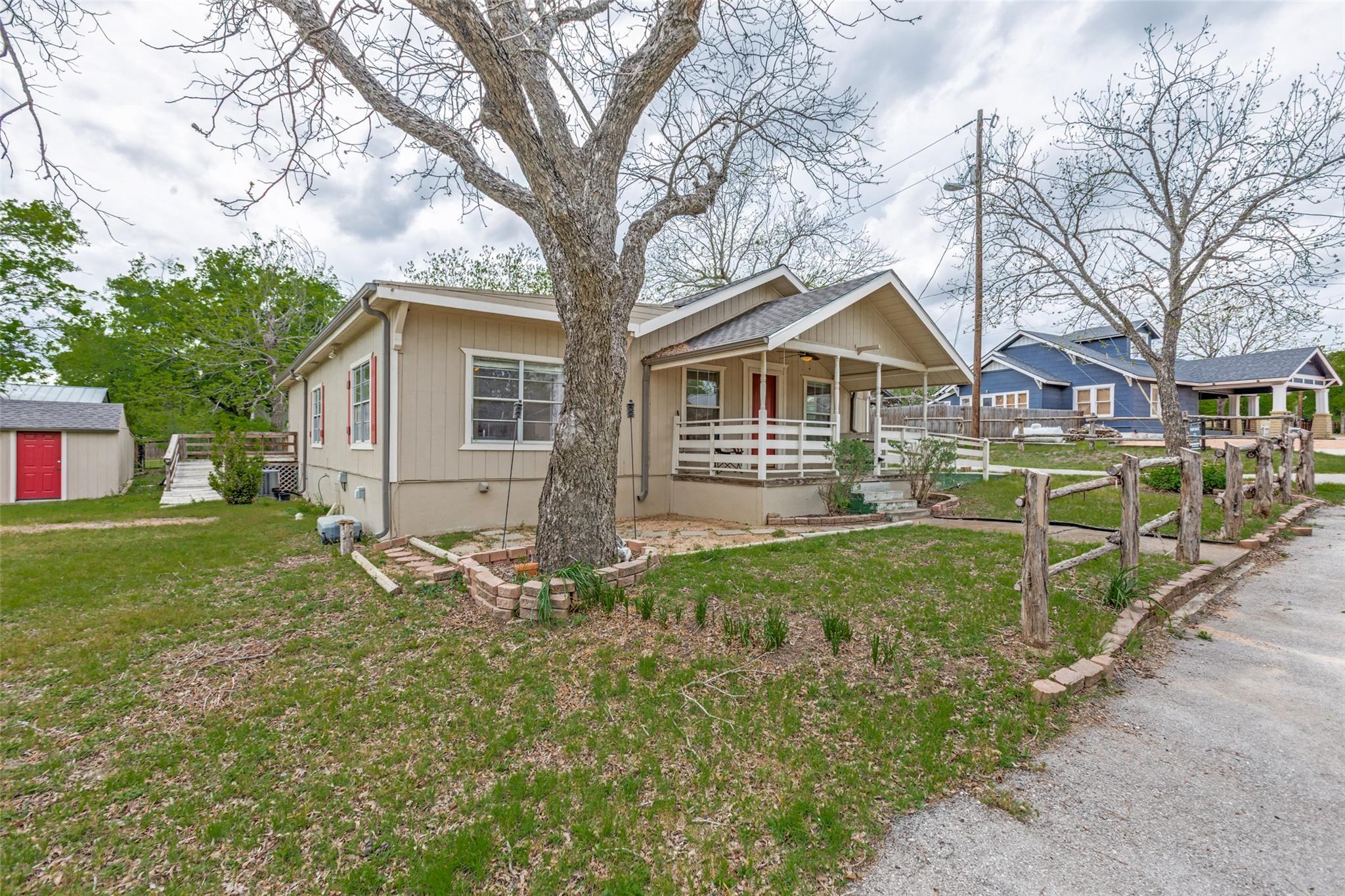 201 Church Hill Ln, Liberty Hill, TX 78642 — photo 1