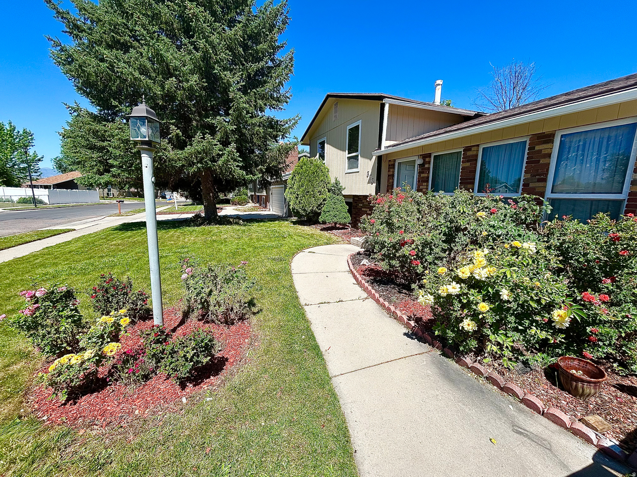 373 E 10450 S, Sandy, UT 84070 — photo 1
