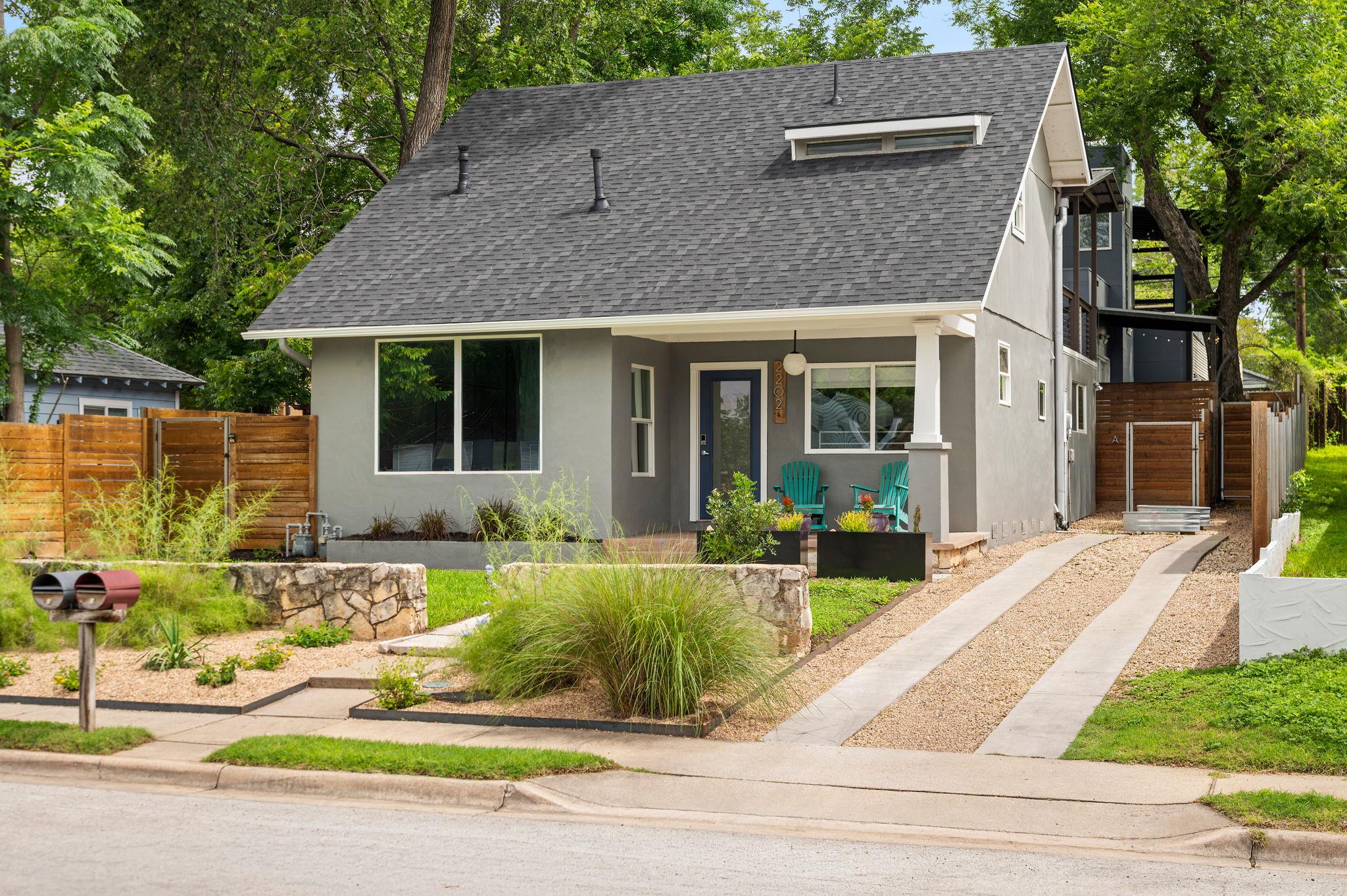 2202 Garden, Austin, TX 78702 — photo 1