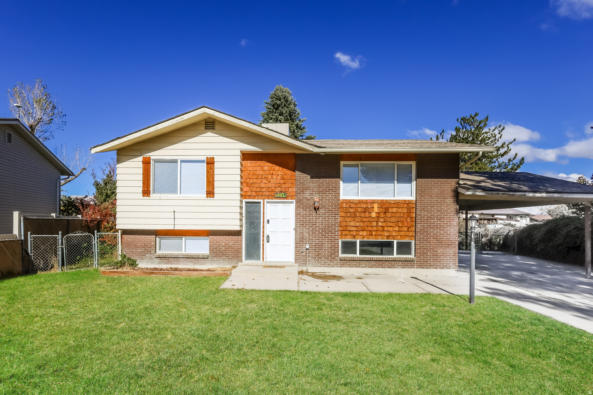 3748 W LEWISPORT, West Jordan, UT 84084 — photo 1