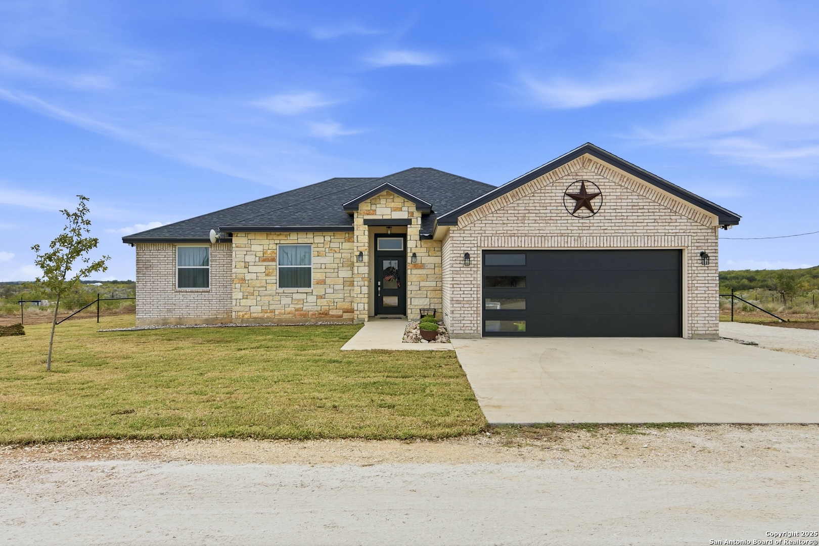 59 Legend Hills Rd, Uvalde, TX 78801 — photo 1