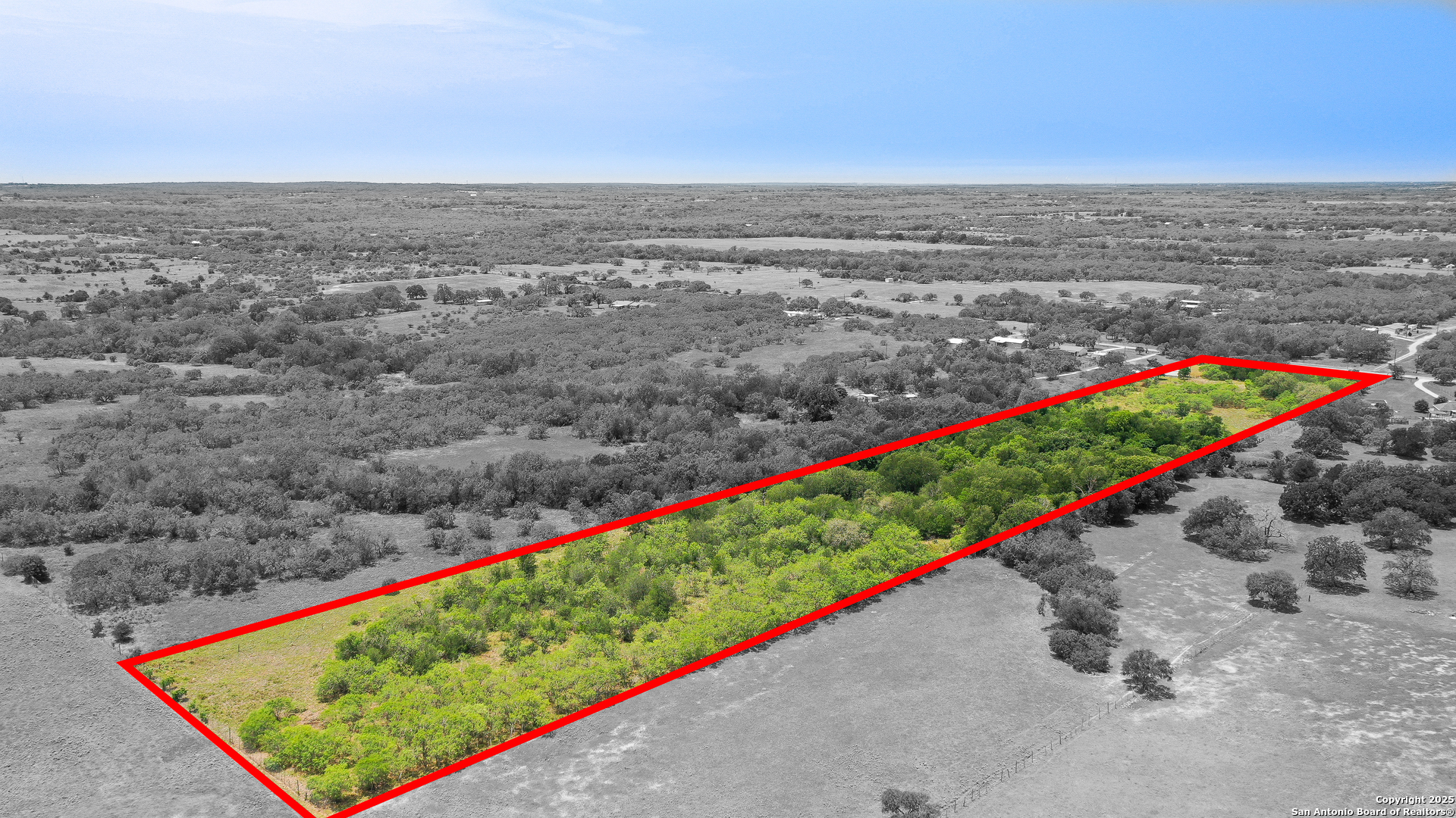 699 McKnight, Seguin, TX 78155 — photo 1