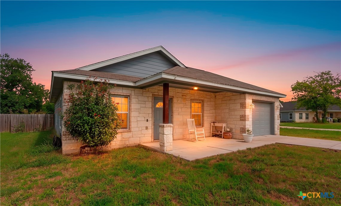 104 Avenue B, Moody, TX 76557 — photo 1