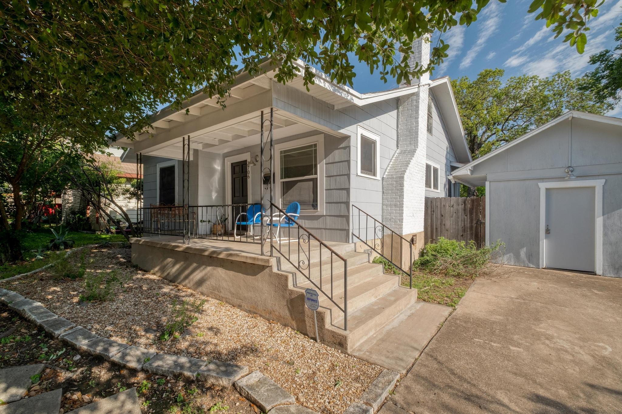 1706 Pennsylvania, Austin, TX 78702 — photo 1