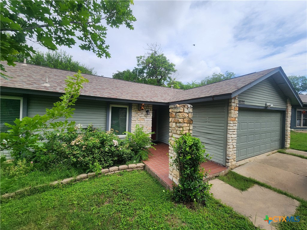 5222 Pine, Austin, TX 78744 — photo 1