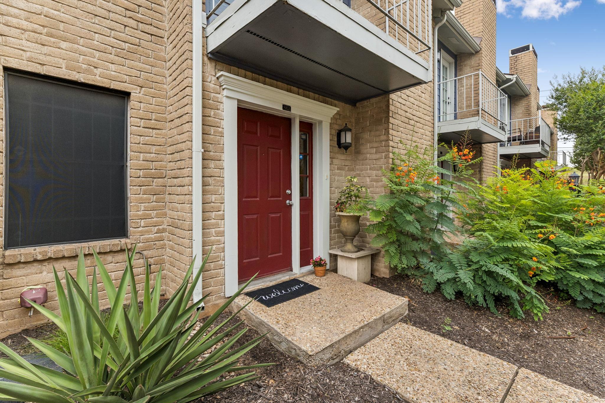 842 BANISTER, Austin, TX 78704 — photo 1