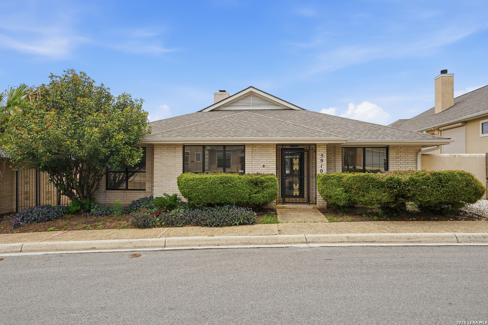 5910 CRESCENT FLS, ,  78239 — photo 1