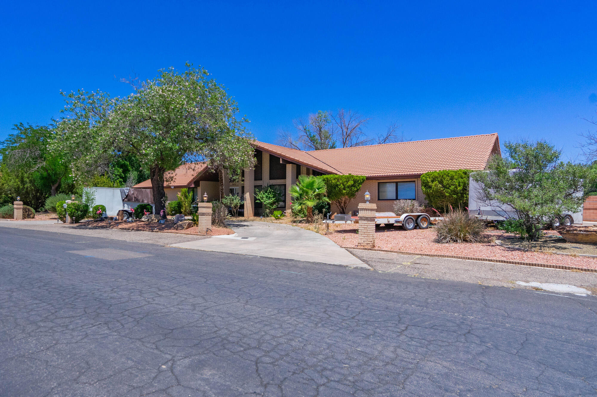 3675 S LUPIN Way, St George, UT 84790 — photo 1