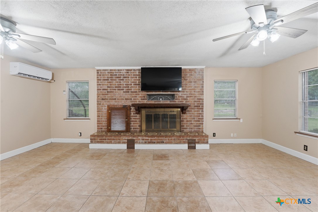 8606 State Highway 123, Stockdale, TX 78160 — photo 1