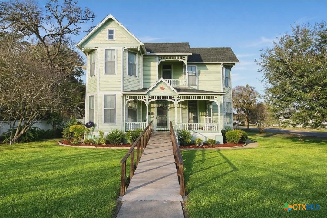 408 E Prairie Street, Cuero, TX 77954 — photo 1