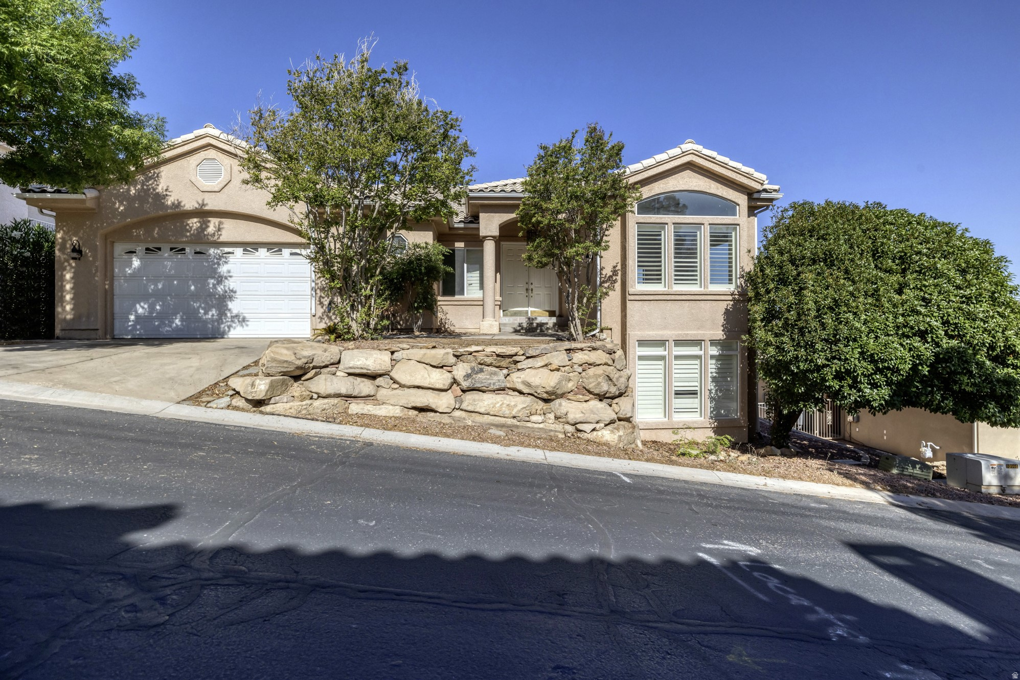 2288 S AUGUSTA DR, St. George, UT 84790 — photo 1