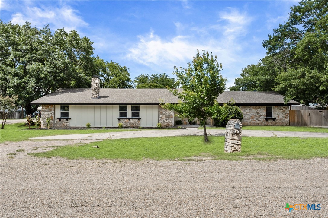 702 E Sandy Lane, Little River Academy, TX 76554 — photo 1