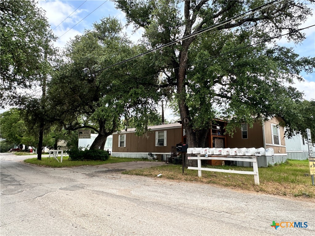 1712 Hofheinz Street, San Marcos, TX 78666 — photo 1