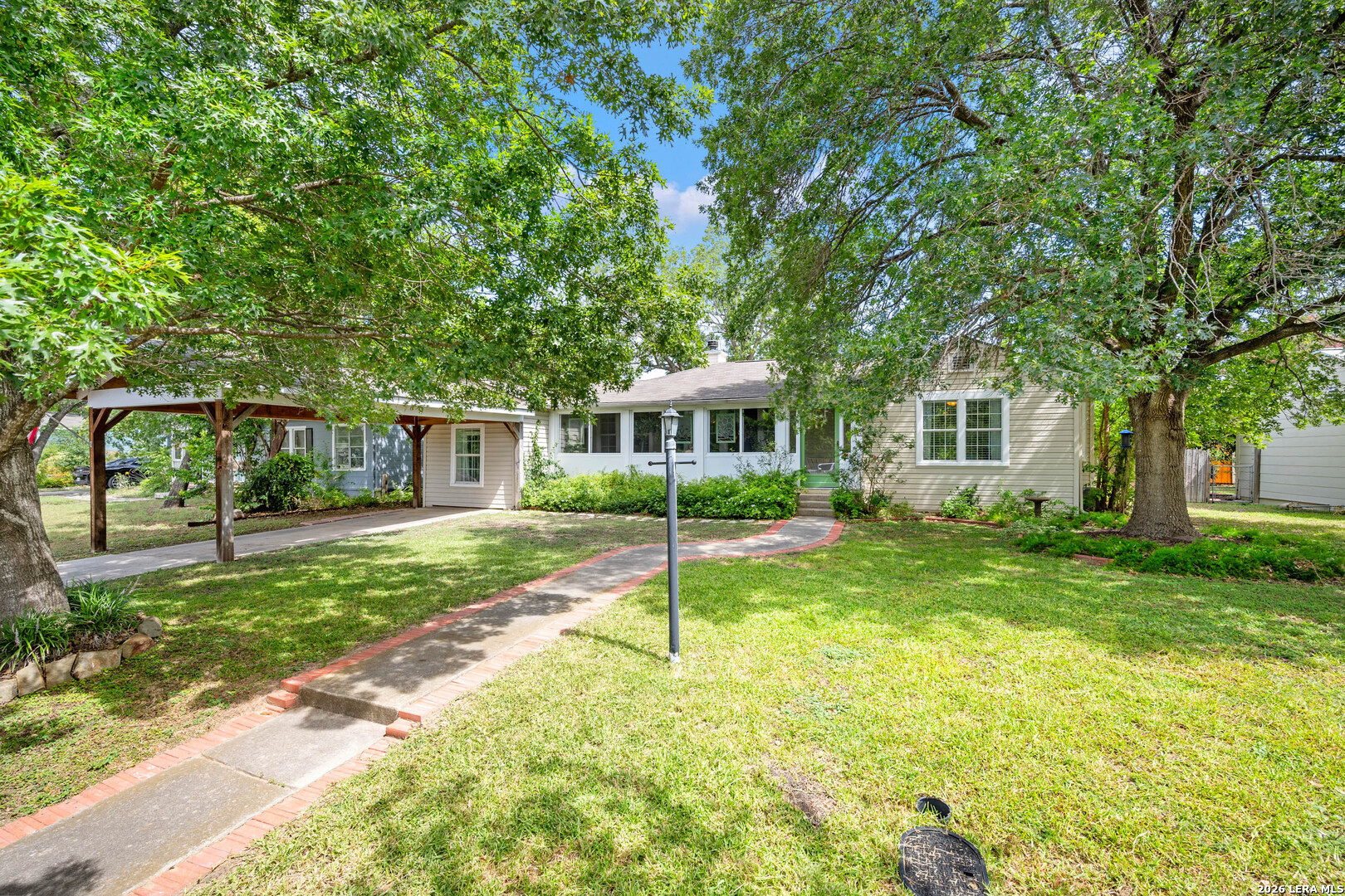 131 LARCHMONT DR, San Antonio, TX 78209 — photo 1