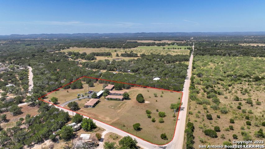 182 Joiner Dr, Bandera, TX 78003 — photo 1