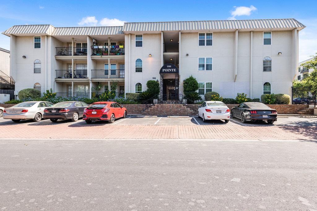 910 Duncan, Austin, TX 78705 — photo 1