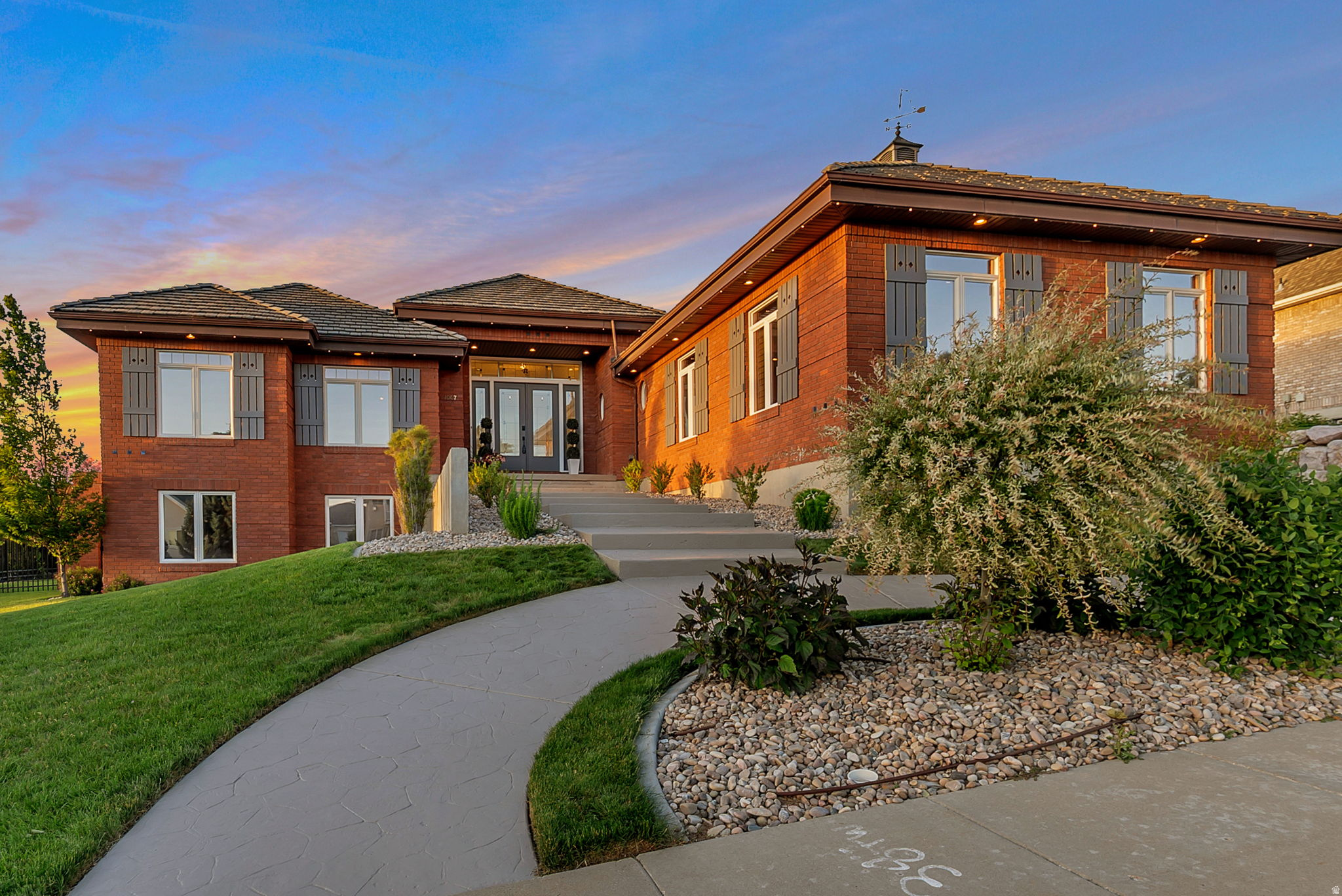 1007 E EAGLEWOOD DR, North Salt Lake, UT 84054 — photo 1