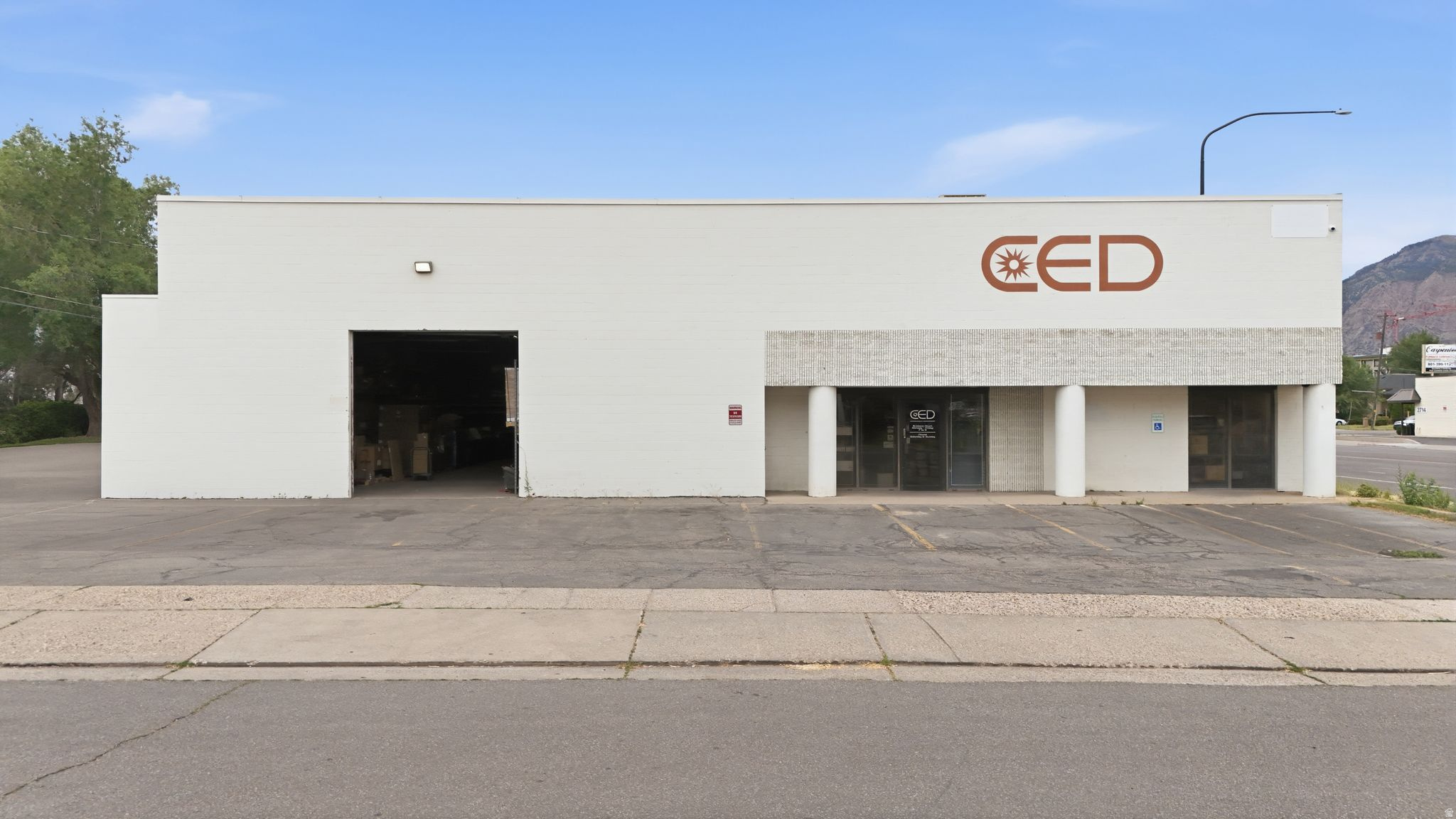 2725 S WALL AVE, Ogden, UT 84401 — photo 1