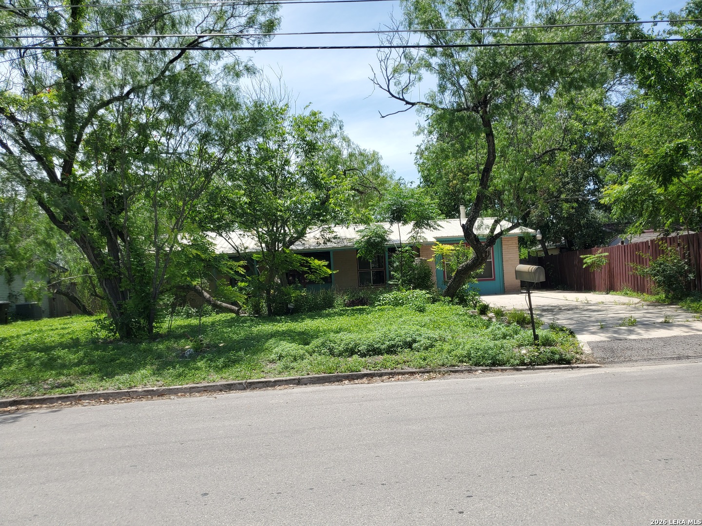 171 MELLIFF DR, San Antonio, TX 78216 — photo 1