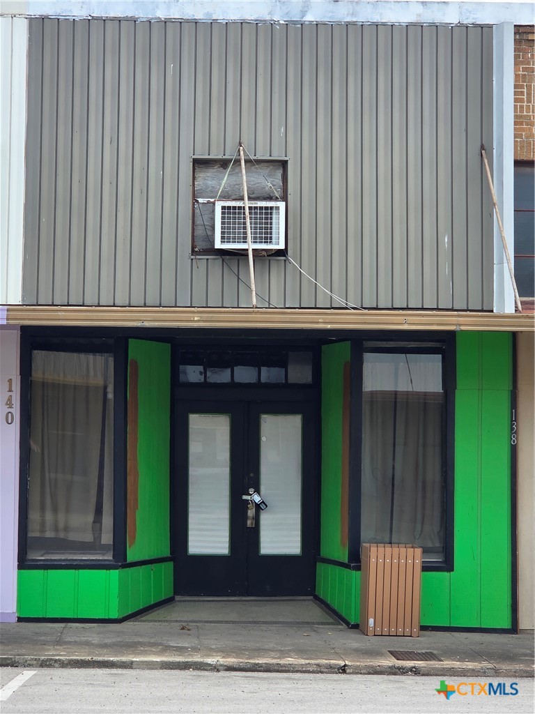 140 E Main Street, Yorktown, TX 78164 — photo 1
