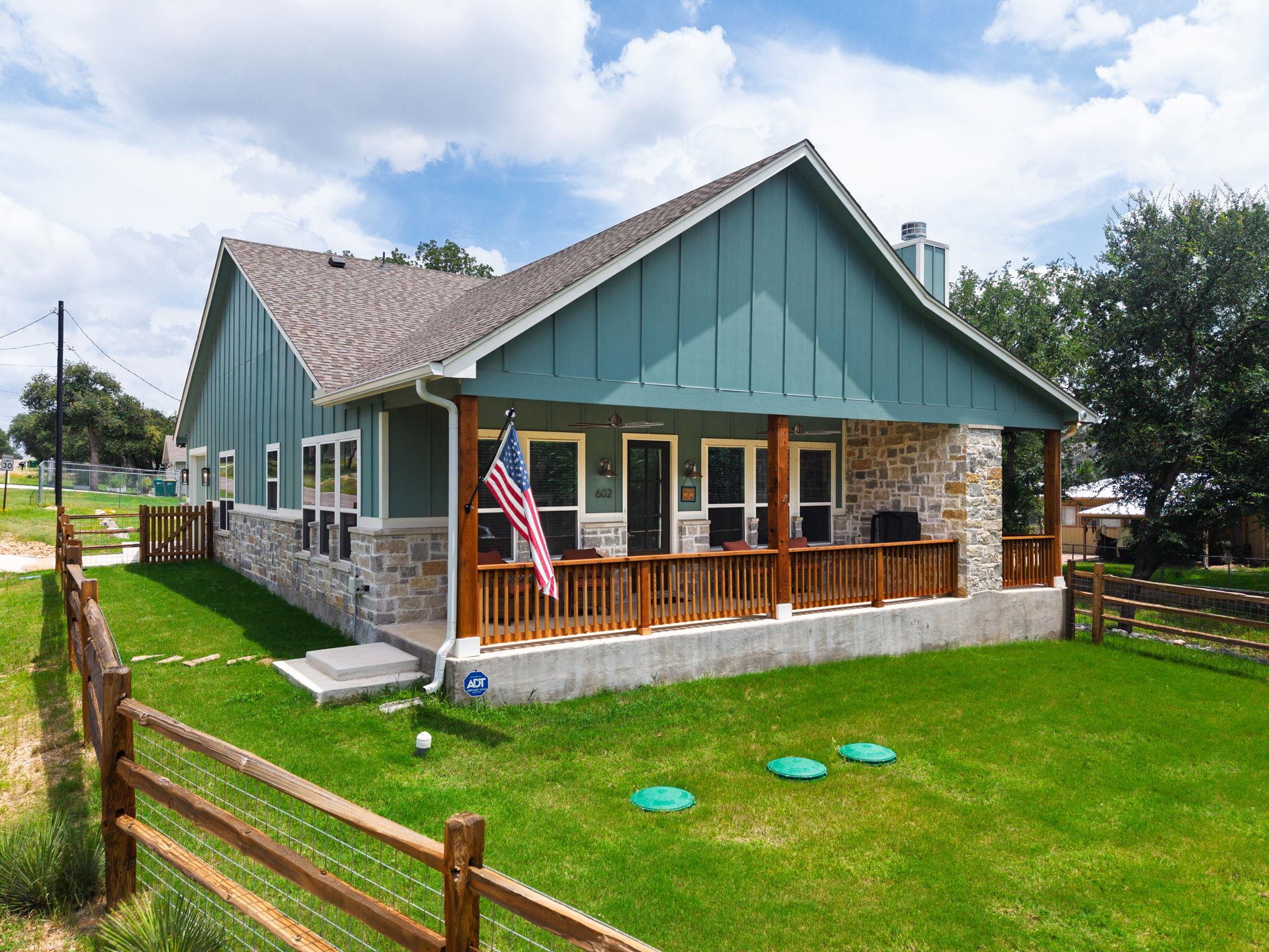 602 N Shorewood Dr, Granite Shoals, TX 78654 — photo 1