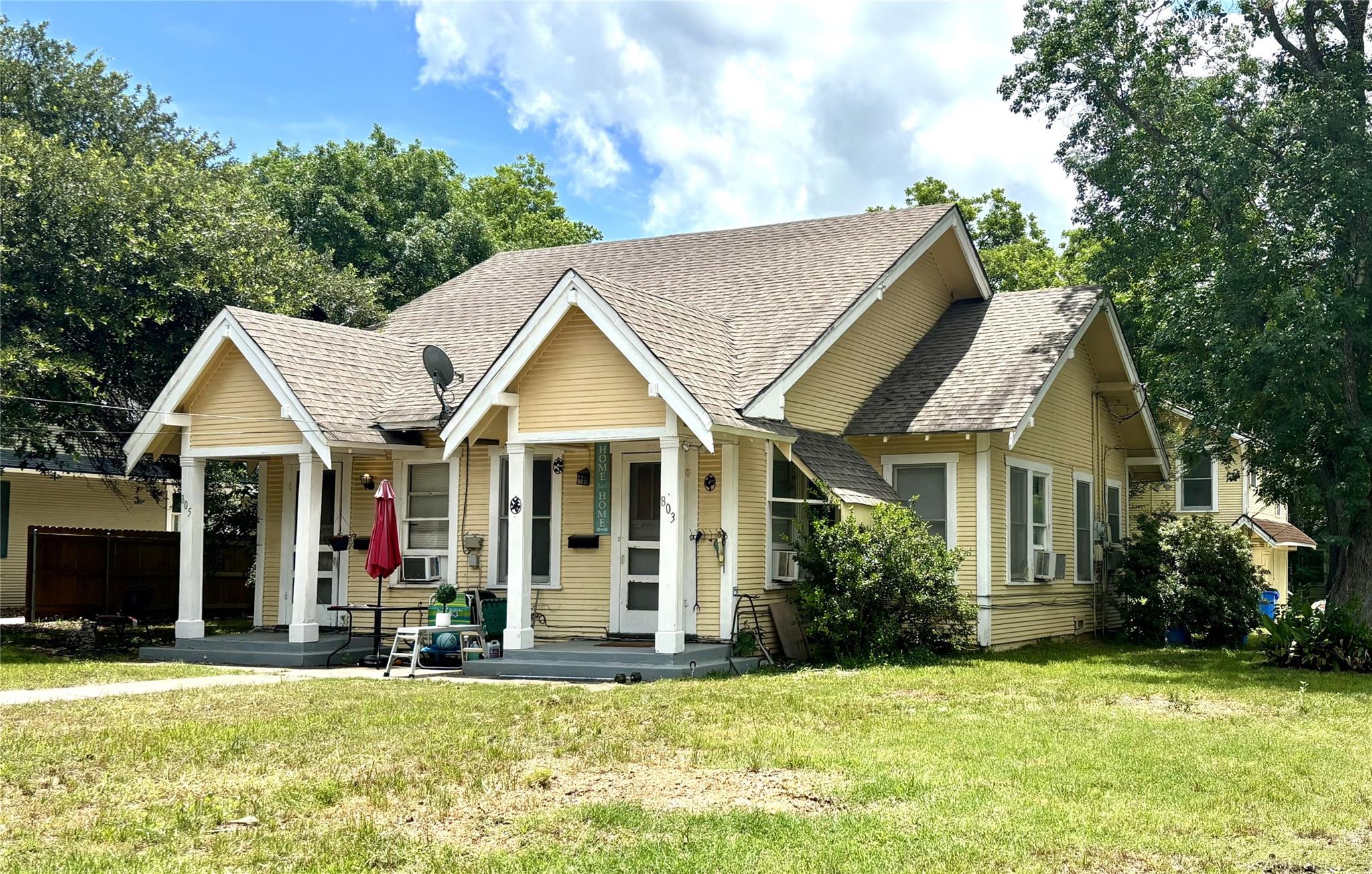 803 Elm St, Seguin, TX 78155 — photo 1