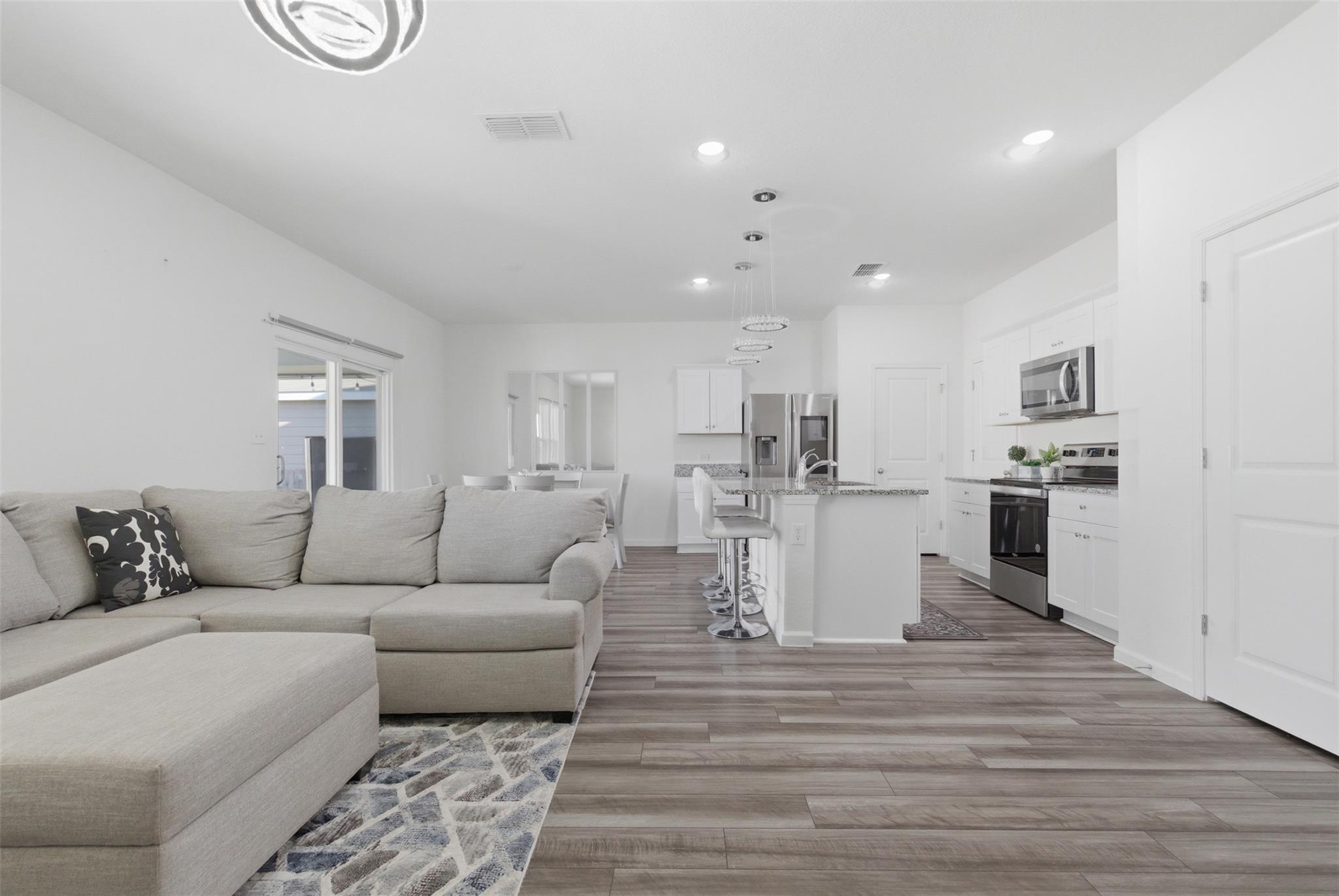 101 Magnum Force Dr, Jarrell, TX 76537 — photo 1