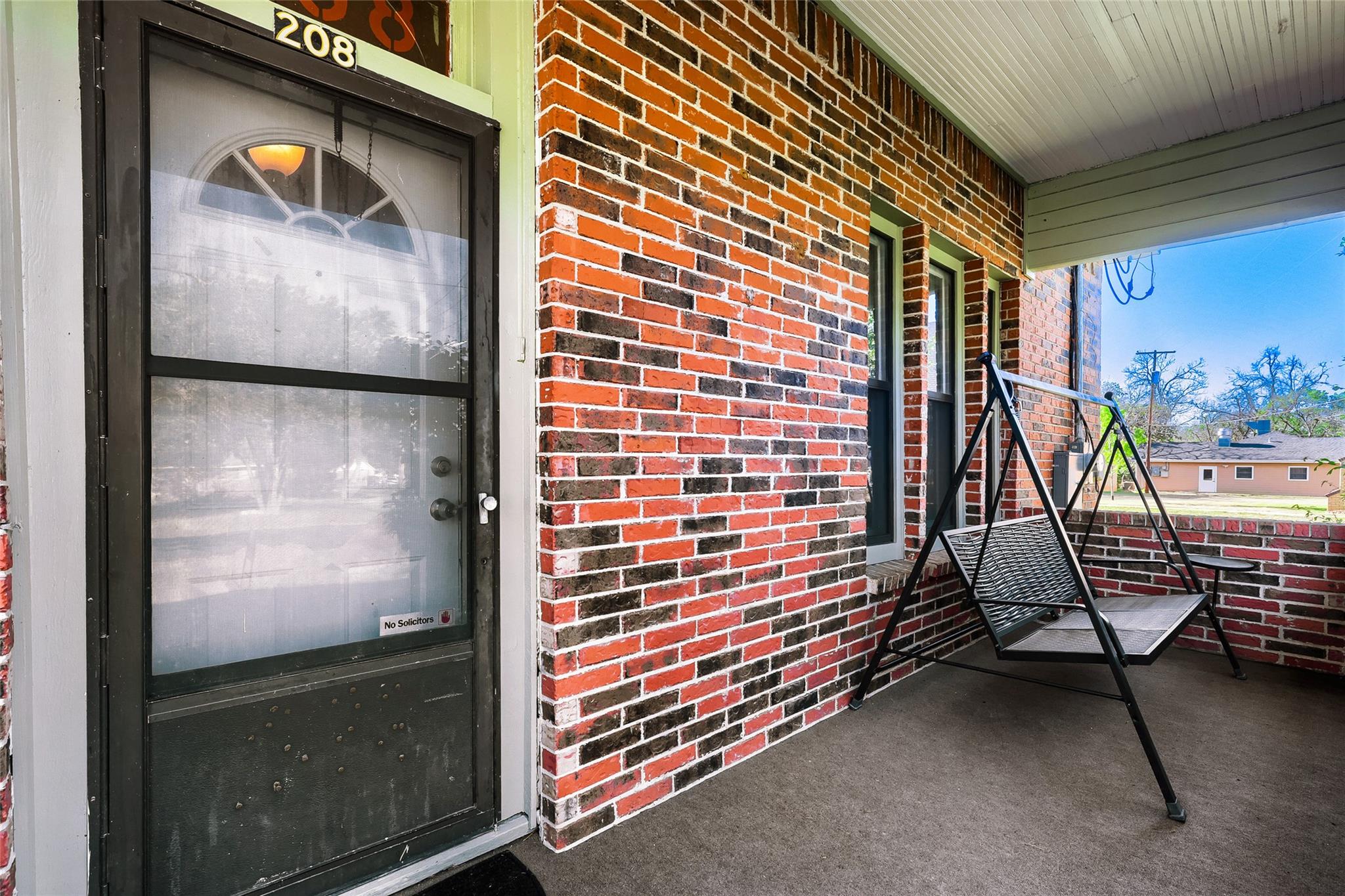 208 N Avenue B None, Elgin, TX 78621 — photo 1