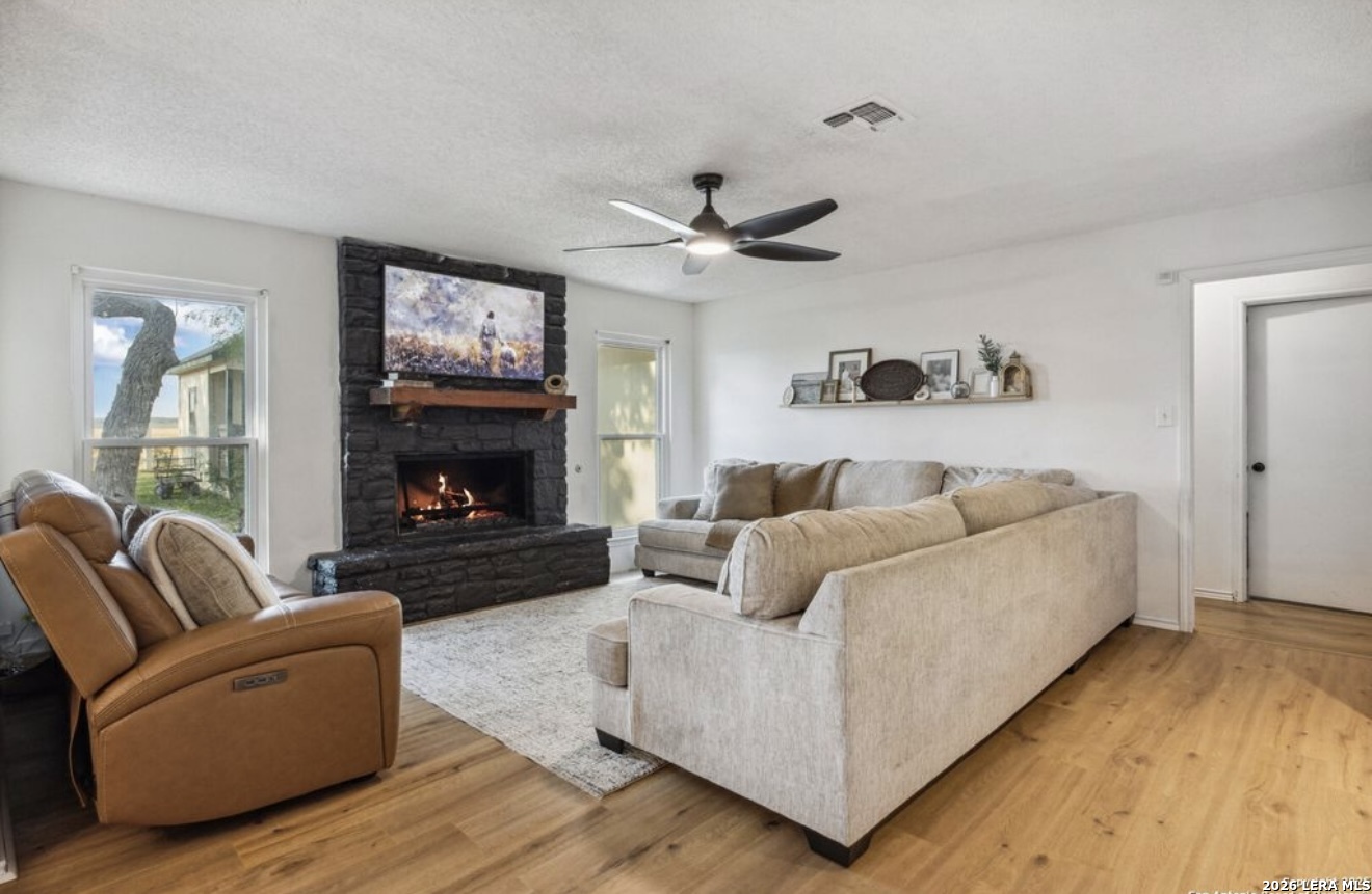 101 Country Ln, Castroville, TX 78009 — photo 1