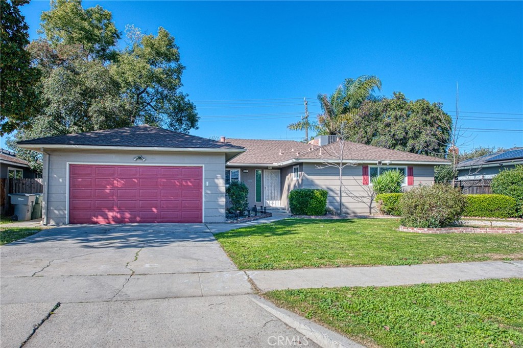 5435 N Bond Street, Fresno, CA 93710 — photo 1