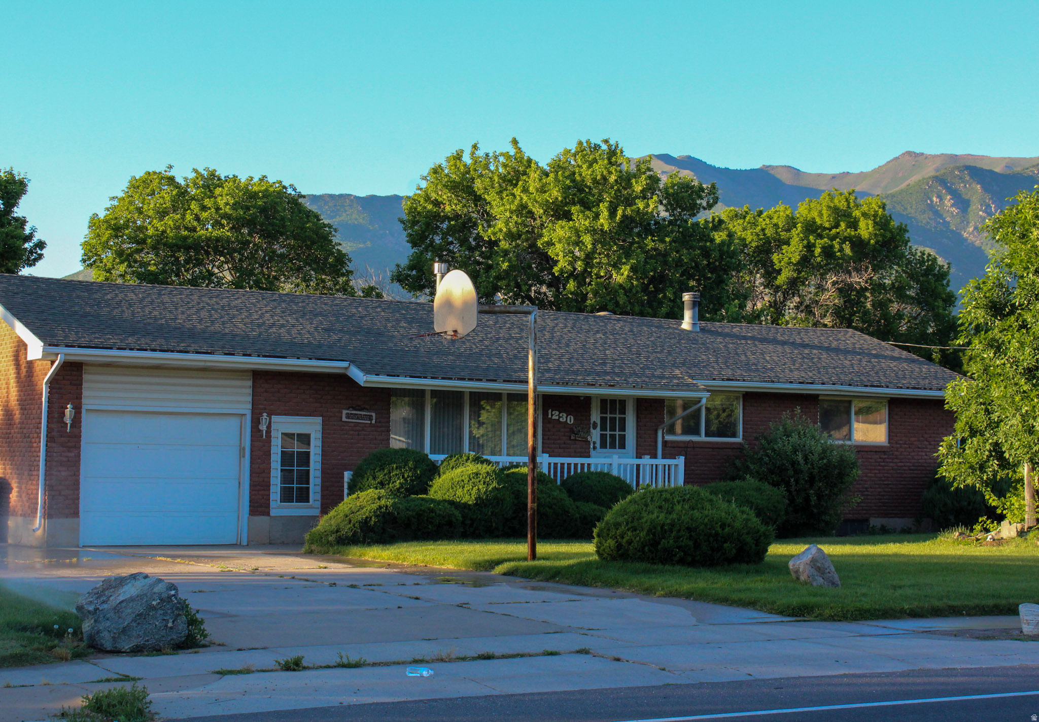 1230 E SOUTH WEBER DR, South Weber, UT 84405 — photo 1