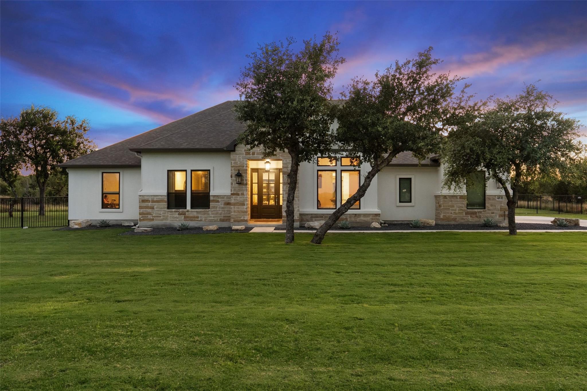 412  Oakpark Dr, Spicewood, TX 78669 — photo 1