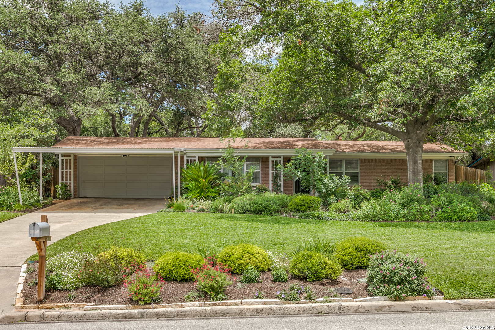 2811 Chisholm Trl, San Antonio, TX 78217 — photo 1